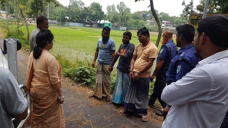 মাদক সেবনরত অবস্থায় আটক তিন যুবককে ৩ দিনের কারাদণ্ড