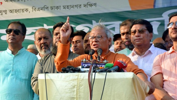 তারা আগুন নিয়ে খেলছেন: রিজভী