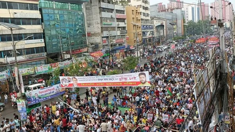 নয়াপল্টনে বিএনপির সমাবেশ চলছে