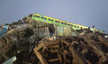 এখনও জানা যায়নি দুর্ঘটনার কারণ, হতাহত আরও বাড়ার আশঙ্কা