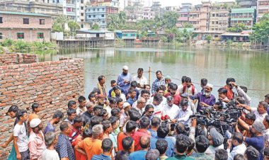 পুরান ঢাকায় শতবর্ষী পুকুর দখলে নিষেধাজ্ঞা চেয়ে রিট