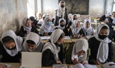 স্কুলে বিষক্রিয়ার শিকার হয়ে হাসপাতালে ৬০ আফগান ছাত্রী