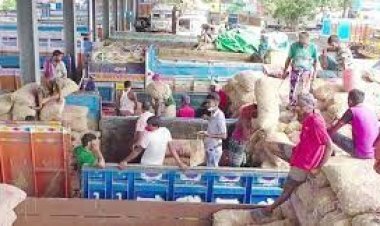 বেনাপোলে প্রবেশের অপেক্ষায় ৭৫ মেট্রিক টন পেঁয়াজ