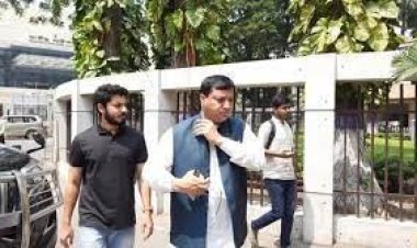 দুদক কার্যালয়ে গাজীপুরের সাবেক মেয়র জাহাঙ্গীর