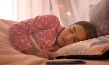 তীব্র গরমেও আরামে ঘুমাতে যা করবেন