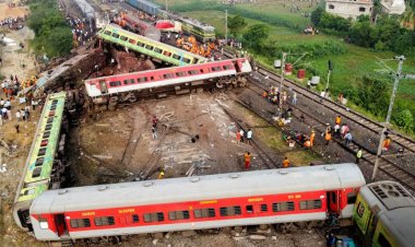 রেল দুর্ঘটনার পর বিদ্যুৎস্পৃষ্টে মৃত্যু হয়ে থাকতে পারে ৪০ জনের
