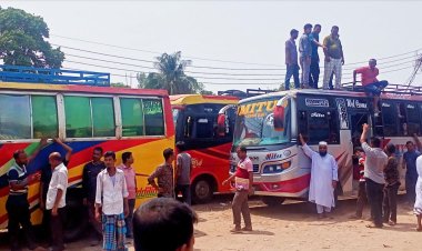 নওগাঁর অভ্যন্তরীণ রুটে বাস চলাচল বন্ধ