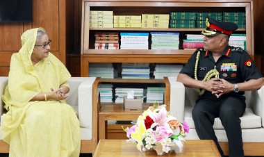 বাংলাদেশ-ভারত সেনাবাহিনীর মধ্যে সহযোগিতা জোরদারে প্রধানমন্ত্রীর গুরুত্বারোপ