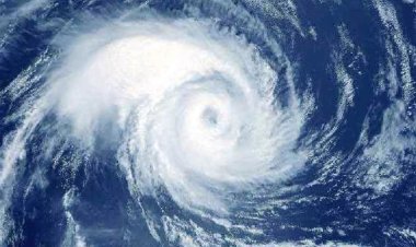 অতিপ্রবল ঘূর্ণিঝড়ে রূপ নিল ‘বিপর্যয়’, হবে আরও শক্তিশালী