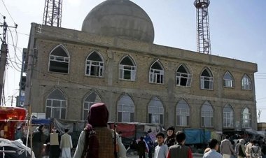 আফগানিস্তানে ডেপুটি গভর্নরের জানাজার সময় মসজিদে বিস্ফোরণ