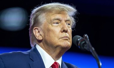 এবার গোপন নথির মামলায় অভিযুক্ত ডোনাল্ড ট্রাম্প