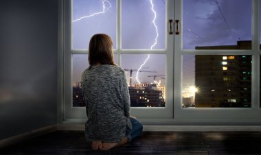 বজ্রপাতে মৃত্যুর ভয়, বাঁচতে যা করবেন