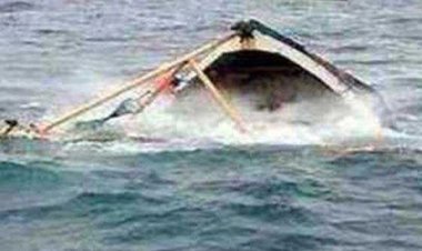 মেঘনায় ঝড়ের কবলে পড়ে পণ্যবাহী ট্রলার ডুবি