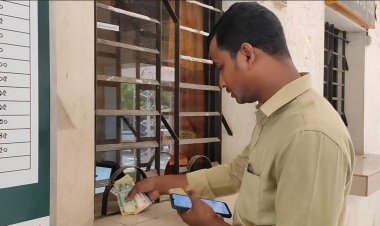 বিনা টিকিটে ট্রেন ভ্রমণ, ৮ বছর পর ভাড়া পরিশোধ