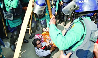 চাকরি প্রত্যাশীদের লাঠিপেটা পুলিশের, আটক ৯