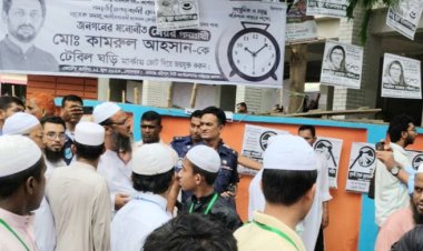 বরিশাল সিটি নির্বাচন: ফয়জুল করীমের গাড়িতে হামলা, প্রার্থীকে মারধর: আহত ৪