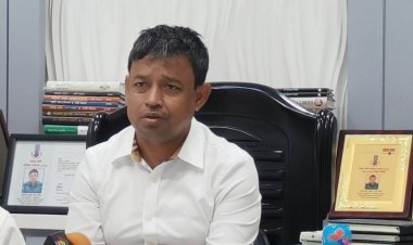 সপরিবারে সিঙ্গাপুর গেলেন ডিবির হারুন