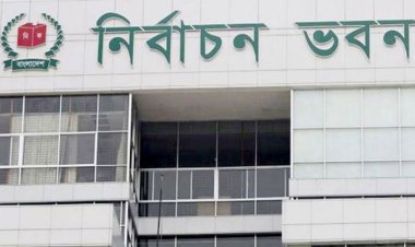 ক্ষুব্ধ হলেও ‘সচিবের ভয়ে’ চুপ থাকবেন ইসি কর্মকর্তারা