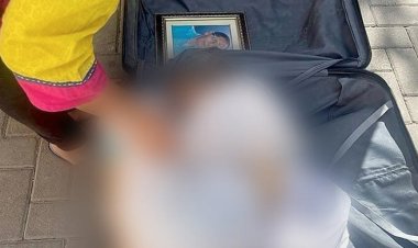 স্যুটকেসে মায়ের মরদেহ নিয়ে থানায় তরুণী