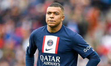 চুক্তি বাড়াতে নারাজ এমবাপে, চড়া দামে বিক্রির চিন্তা পিএসজির