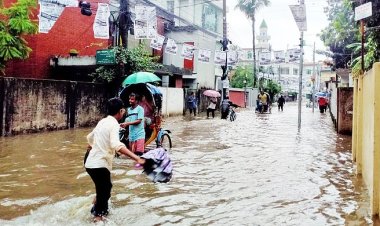 টানা বৃষ্টিতে জলমগ্ন সিলেট, দুর্ভোগে নগরবাসী