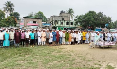 পারিবারিক কবরস্থানে চিরনিদ্রায় শায়িত সাংবাদিক নাদিম