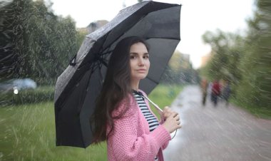 বর্ষাকালে সুস্থ থাকতে যা খাবেন