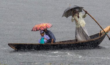 ৬০ কিলোমিটার বেগে ঝড়ের শঙ্কা, নদীবন্দরে সতর্ক সংকেত