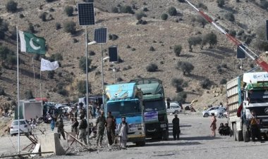 পাকিস্তানে সড়ক দুর্ঘটনায় নারীসহ ১৩ জন নিহত