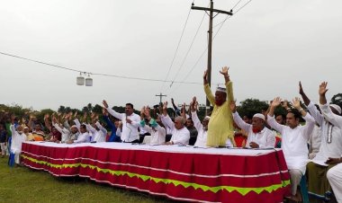 আড়াইহাজারে আবারো আচরণবিধি ভেঙ্গে নৌকার সভায় ও গণসংযোগে এমপি বাবু