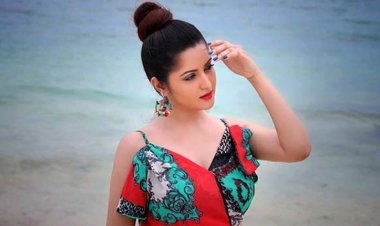 পিতৃদিবসে বিশেষ বার্তা পরীমণির, কটাক্ষ করলেন কাকে?