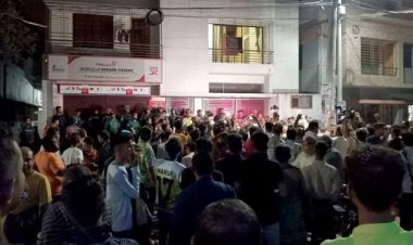 নির্বাচন কর্মকর্তার বাসায় আ.লীগ নেতা অবরুদ্ধ, উদ্ধার করল পুলিশ