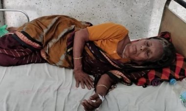 ‘বাবা, তুই আমাকে মারিস না, আমি তোর মা’