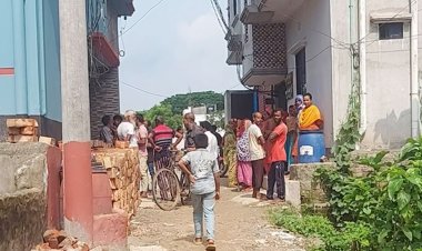 সন্তান নিয়ে স্বামী উধাও, ঘরে স্ত্রীর রক্তাক্ত মরদেহ