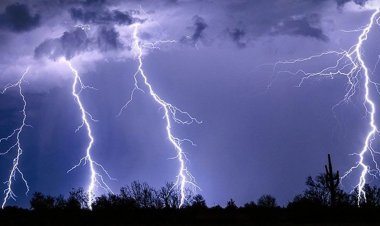 সাতক্ষীরায় বজ্রপাতে প্রাণ গেল শ্রমিকের, আহত ৩