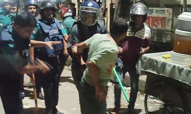 লাঠিচার্জ করে শিক্ষার্থীদের সরিয়ে দিল পুলিশ