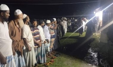 স্পর্শ করার সঙ্গে সঙ্গে মাটিতে লুটিয়ে পড়ল বাবার নিথর দেহ