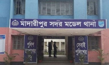 গাছের সঙ্গে ধাক্কায় প্রাইভেটকার চালকের মৃত্যু, আহত ৫