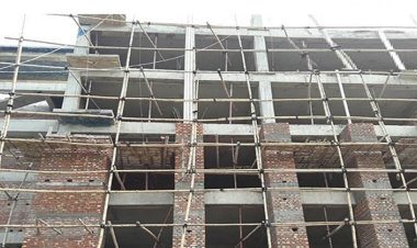 নির্মাণাধীন ভবনের মাচা ভেঙে পড়ে দুই শ্রমিক নিহত