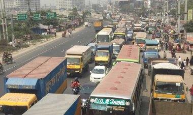 ঢাকা-চট্টগ্রাম মহাসড়কে ২০ কিলোমিটার যানজট