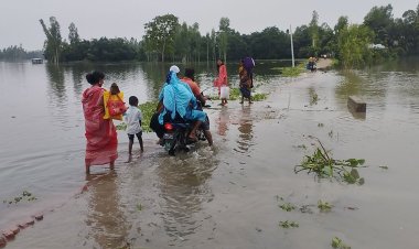 কুড়িগ্রামে পানির নিচে গ্রামীণ সড়ক, চলাচলে ভোগান্তি