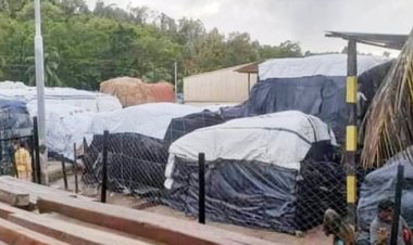 টেকনাফ স্থলবন্দরে অচলাবস্থা, স্তূপ হয়ে পড়ে আছে আমদানির পণ্য