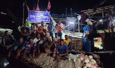 নিষেধাজ্ঞা অমান্য করে মাছ শিকার, আটক ৫৩ জেলে 