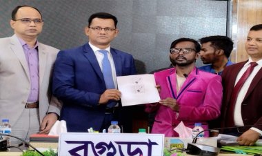 প্রতীক পেলেন হিরো আলম