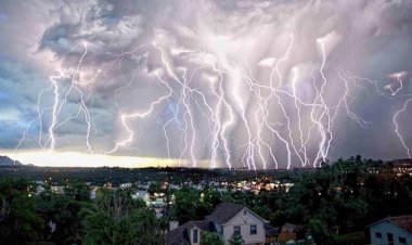 পাকিস্তানে বজ্রপাতে ১০ জনের প্রাণহানি