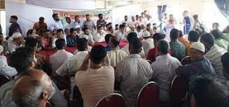 গাজীপুরে আওয়ামী লীগের মূল্যায়ন সভায় দুই পক্ষের চেয়ার–ছোড়াছুড়ি, আহত ৬