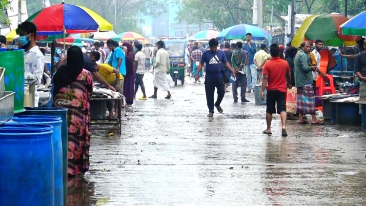 ৫ মিনিটের বৃষ্টিতেই নারায়ণগঞ্জে স্বস্তি