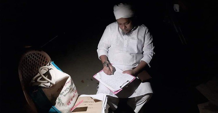 গভীর রাতে হাজির হয়ে বাল্যবিয়ে বন্ধ করলেন ইউএনও