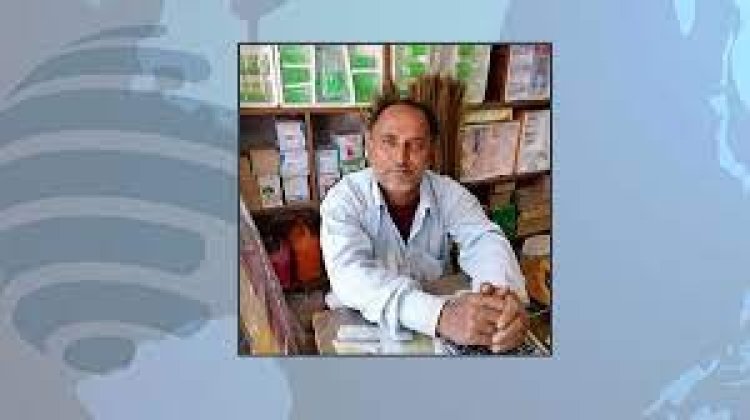 পুকুর পাড়ে চেয়ারে বসা অবস্থায় মিলল মাছ ব্যবসায়ীর মরদেহ
