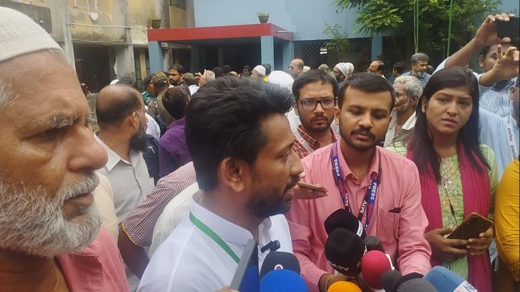 বরিশালে স্বতন্ত্র প্রার্থীর এজেন্ট বের করে দেওয়ার অভিযোগ